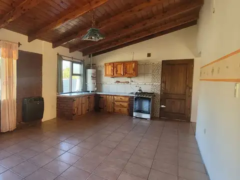 Casa 3 ambientes con 1 baño