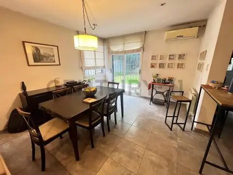 Duplex Tipo Casa en Venta 3 Habitaciones en Gonnet