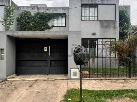 Duplex Tipo Casa en Venta 3 Habitaciones en Gonnet