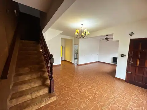 Casa en Alquiler de 3 dormitorios