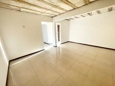 Venta casa 3 ambientes a terminar Felix U. Camet