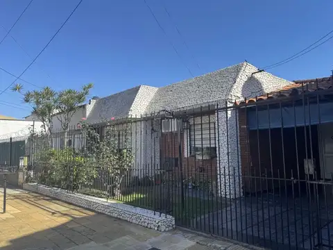 VENTA DE CASA EN SARANDI 3 AMBIENTES CON GARAGE