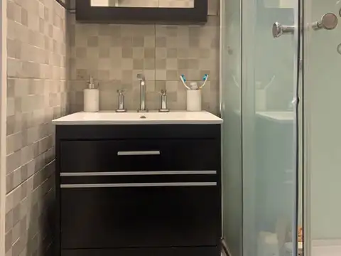 Casa 2 ambientes con 1 baño