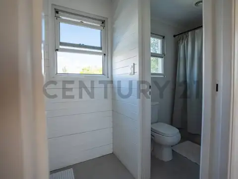 Casa 7 ambientes con 2 baños