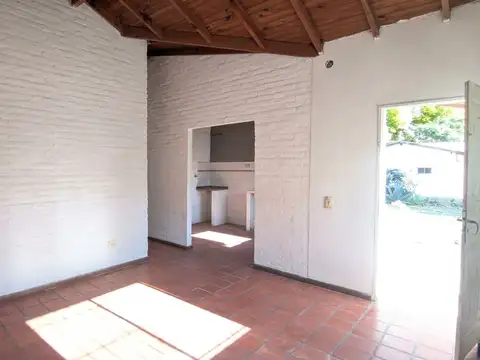 Casa 3 ambientes con 1 baño