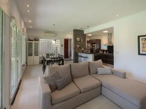 Casa en Venta en Roldan, USD 255.000