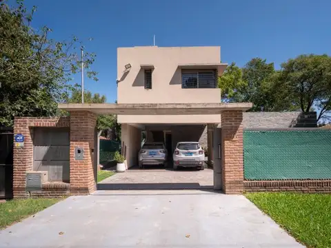 a 150 mts de ruta 9 , Piso 0