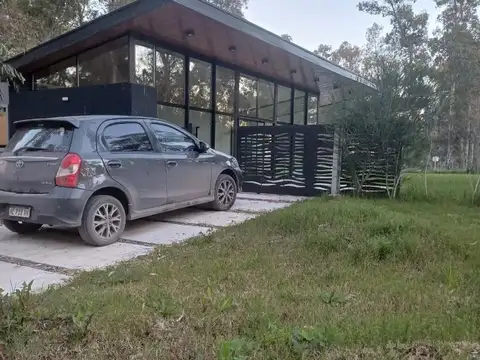 Casa en venta - 2 Dormitorios 2 Baños - Florencio Varela