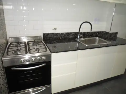 Sarmiento 3900, Piso 2