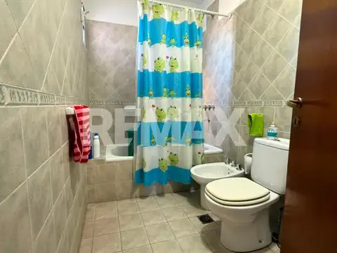 VENTA TRIPLEX 3 DORMITORIOS B° CUMELEN NQN