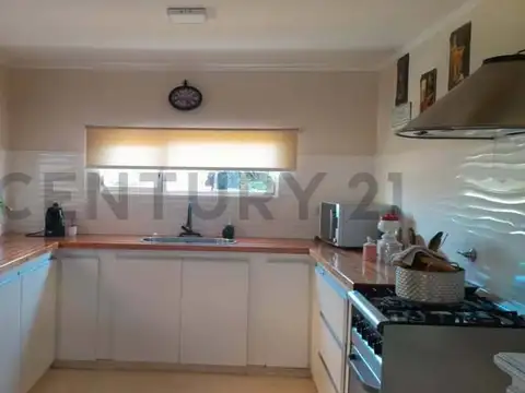 OPORTUNIDAD POR PRECIO!! VENDEMOS CASA EN CLAROMECO BARRIO LAS CORTADERAS