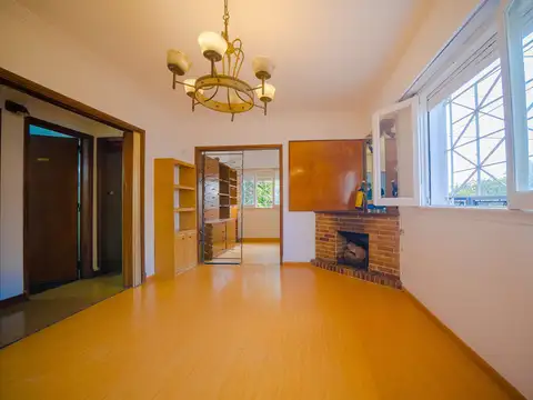 Casa en Alquiler con 1 cochera