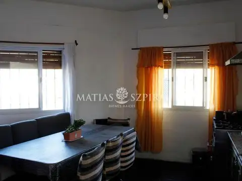 Depto Tipo Casa 2 ambientes con 1 baño