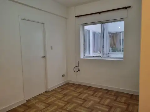 Amplio y luminoso departamento de 2 ambientes bajas expensas