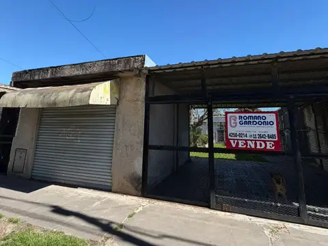 Casa en venta + local comercial