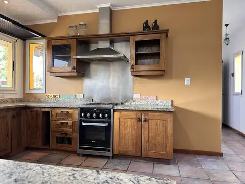 JBI. Casa en alquiler anual de 7 ambientes con amarra incluida en San Isidro Labrador, Villanueva