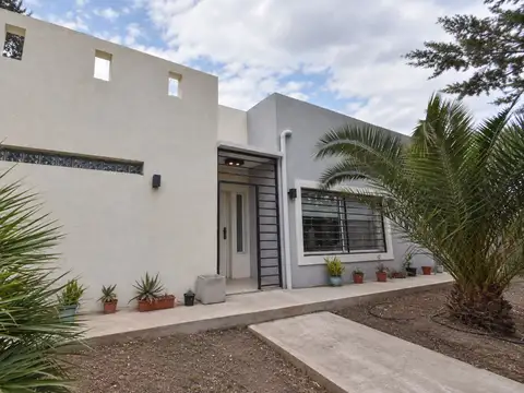 CASA EN VENTA EL PATO BEGUI 5 AMBIENTES