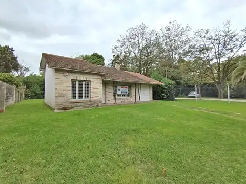Venta casa 3 ambientes cochera parque APTO CREDITO