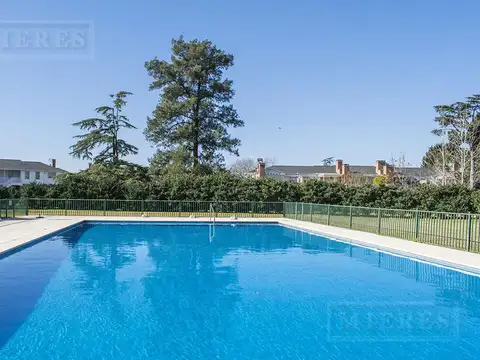 Casa 7 ambientes con 2 baños