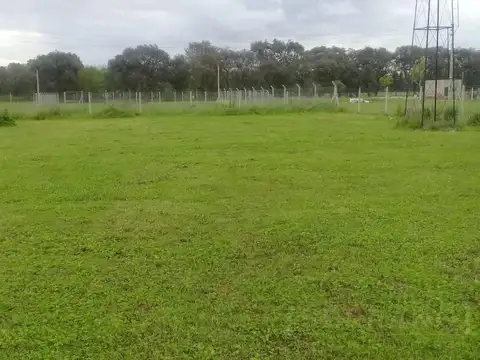Terreno con mejoras, 1600 m2