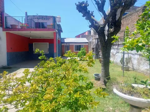 CASA + DEPARTAMENTO 6 AMBIETES VILLA FIORITO