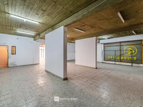 Venta - Gran Local Comercial sobre Av. Fortunato de la Plaza esq. Udine