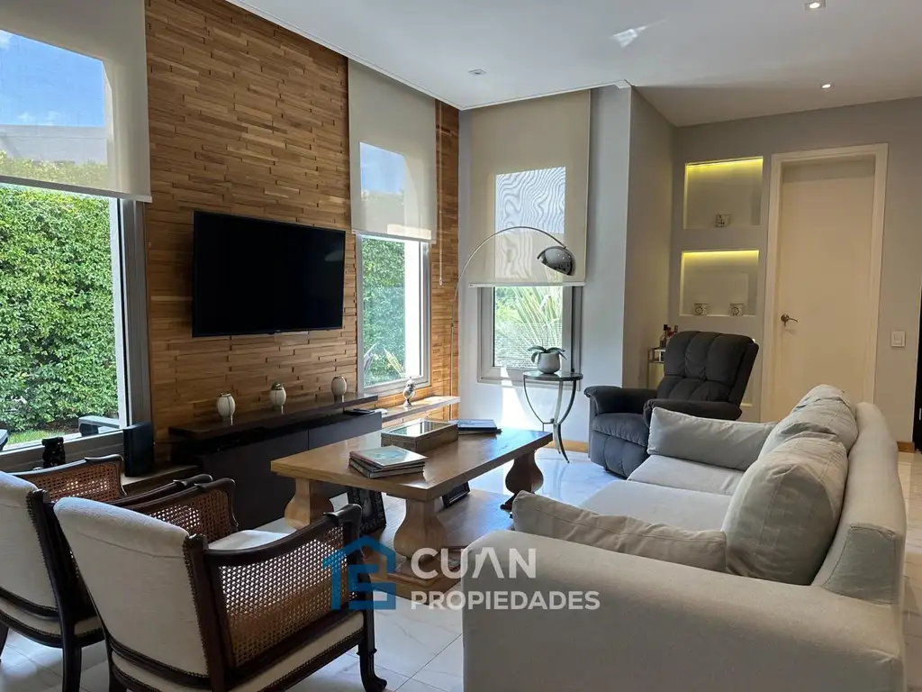 Casa en Alquiler en Ayres Plaza