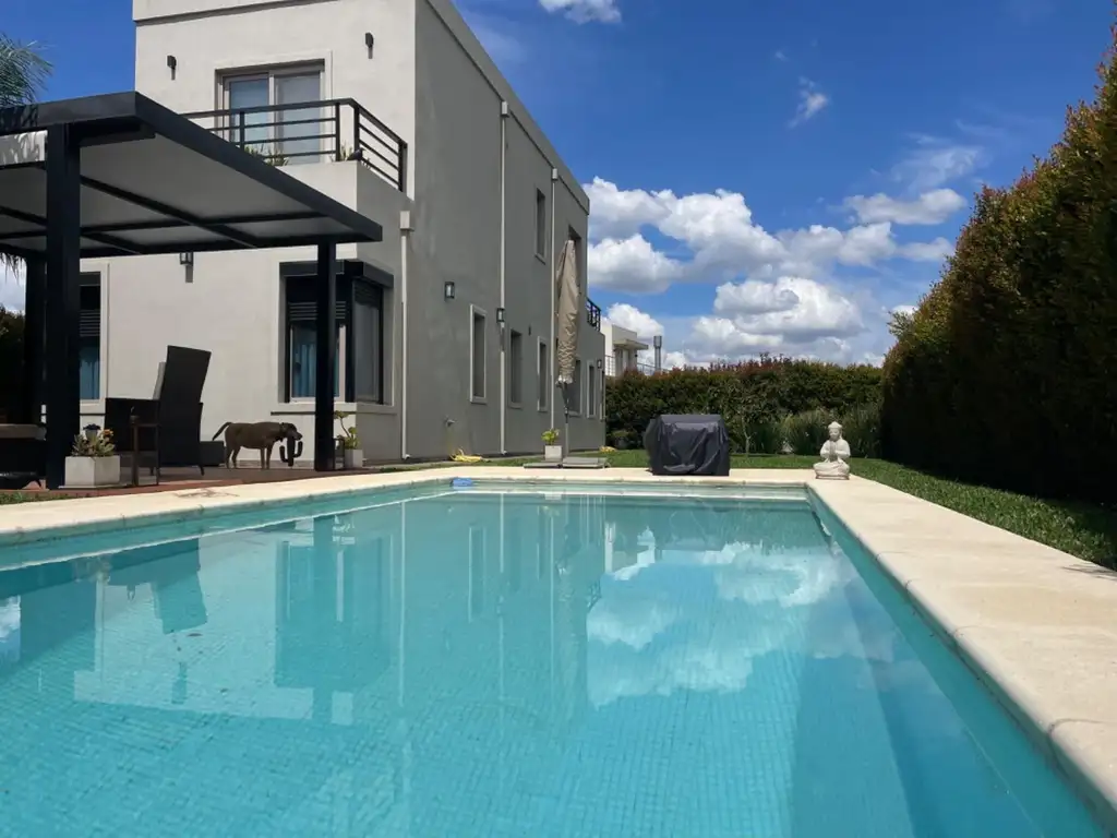 Casa en Alquiler - 5 dormitorios -