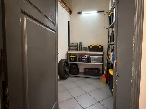 Local en Alquiler en Talleres Este, $ 2.500.000