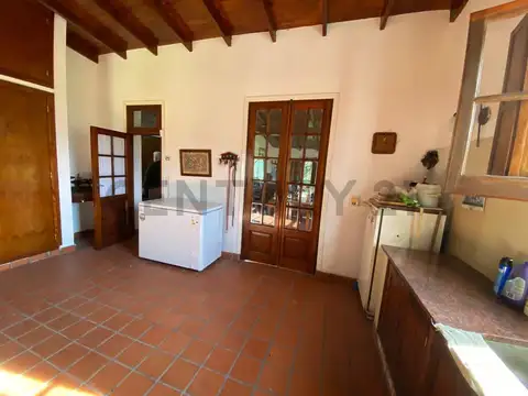 Casa en venta en barrio semi-cerrado en La Hermosura