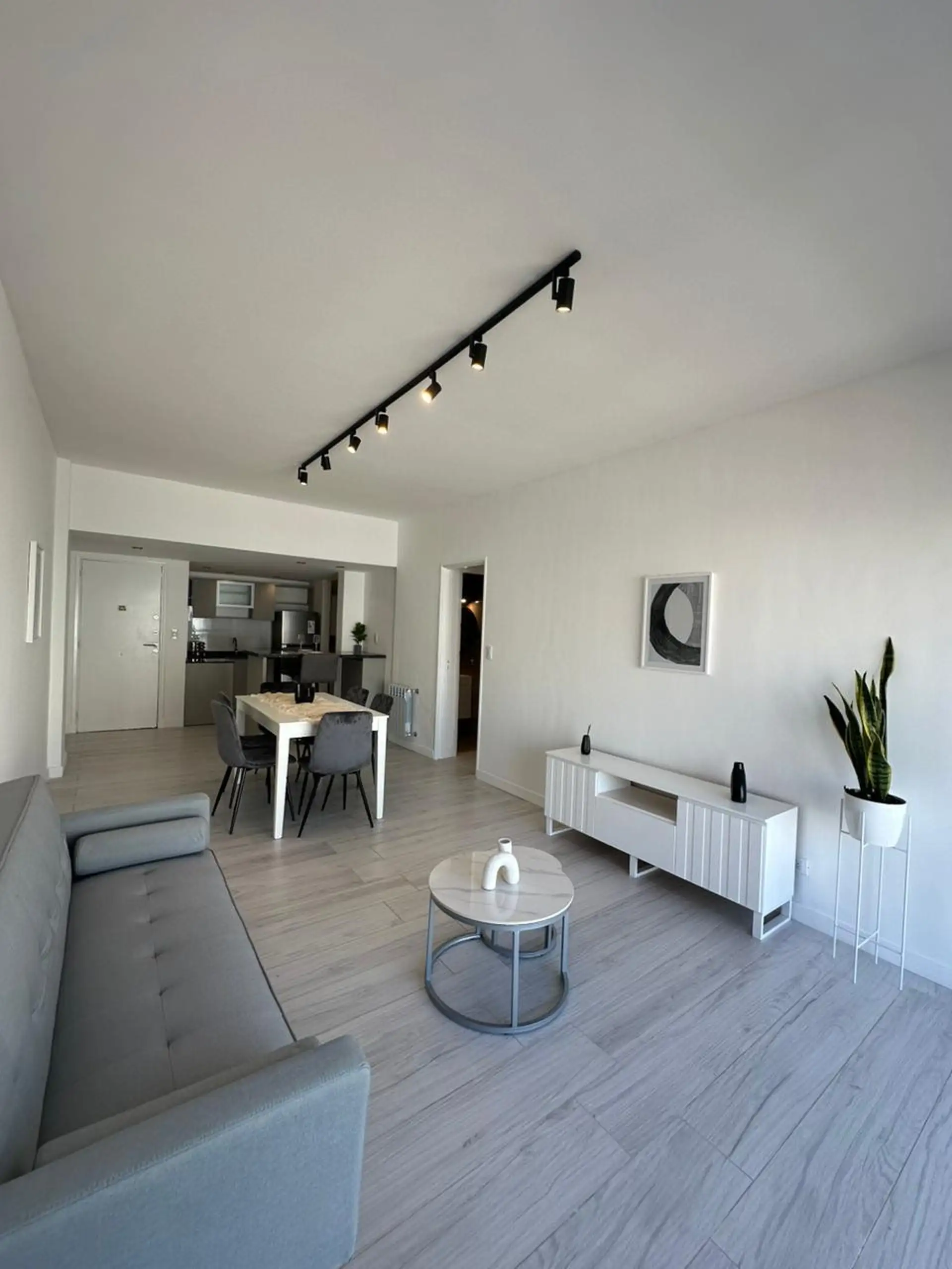 Departamento 4 amb a nuevo, 87m² amoblado y equipado — Centro