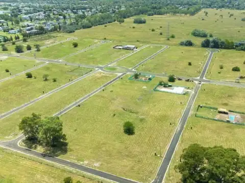 Venta terreno Barrio Lomas de Canning.