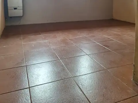 Venta de casa  3 ambientes. El Palomar.