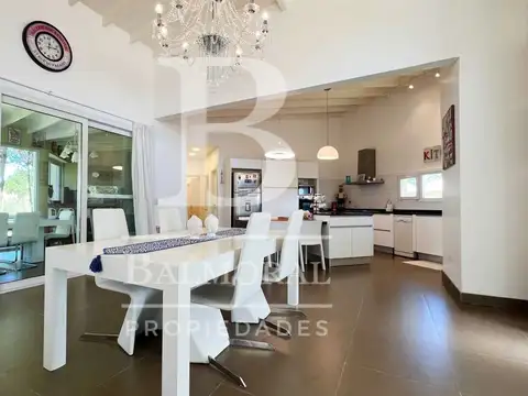 Casa en Venta- Zona La Herradura - Pinamar. REF: 8040