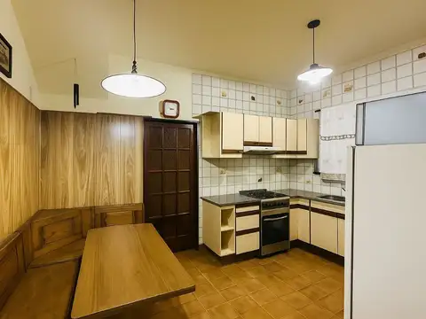 Casa 3 ambientes con 2 baños
