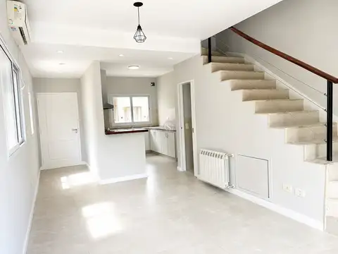 Casa Dúplex  en Venta en Boulevard del Sol, Pilar, G.B.A. Zona Norte