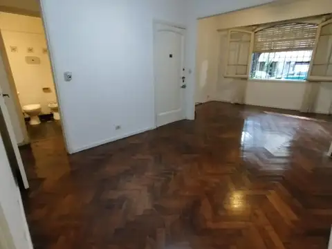 Coronel Díaz al 1400, entre Paraguay y Soler