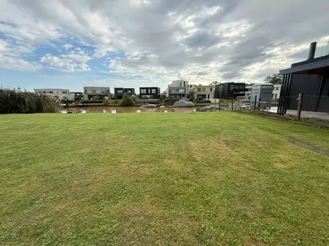 VENTA LOTE AL RIO BARRIO "EL CANAL" . VILLANUEVA