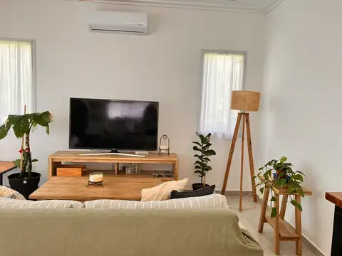 Casa en Alquiler Temporal con 1 cochera