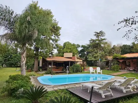 Casa en Venta con 4 cocheras