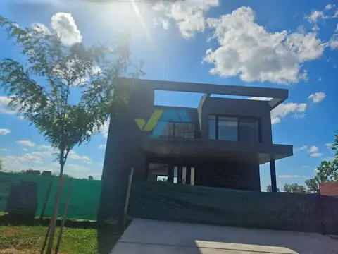 Casa  en Venta en Santa Sofía, Pilar del Este, Pilar