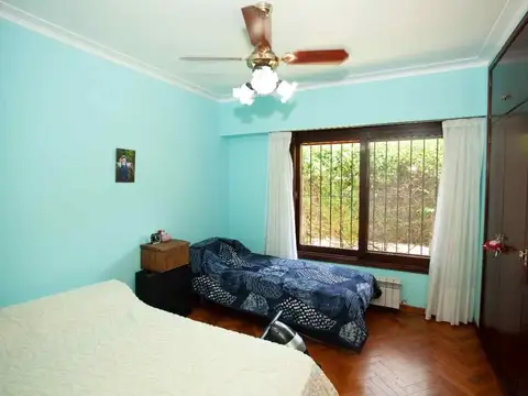 Casa en Venta con 4 cocheras