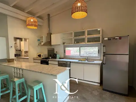 Casa 5 ambientes con 2 baños