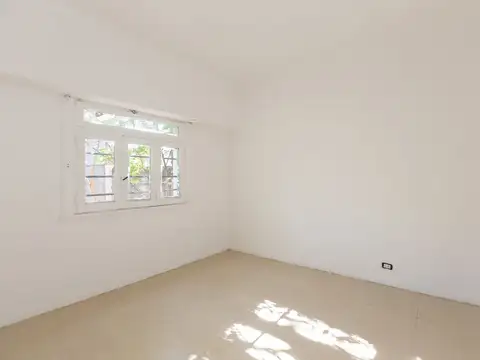 Depto Tipo Casa en Venta en Flores, USD 113.000