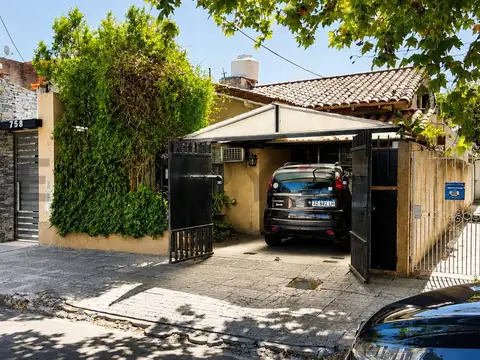 VENTA -PH 4 AMBIENTES CON COCHERA TECHADA JARDIN PATIO Y PARRILA - VILLA SARMIEN