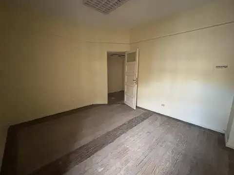 Oficina en Alquiler 60 años