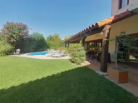 Casa en Venta en Villa Nueva de Guaymallen, USD 348.000