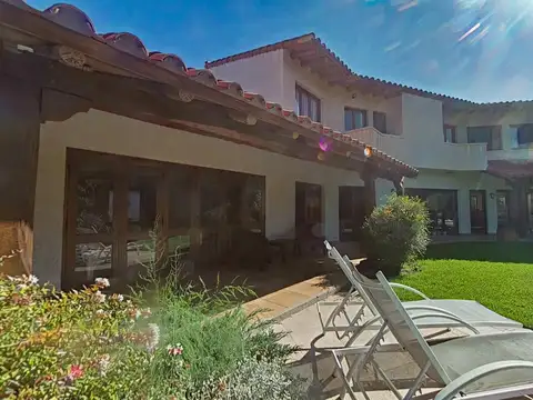 CASA FAMILIAR EN EL CLUB DE CAMPO MENDOZA CON TOUR VIRTUAL