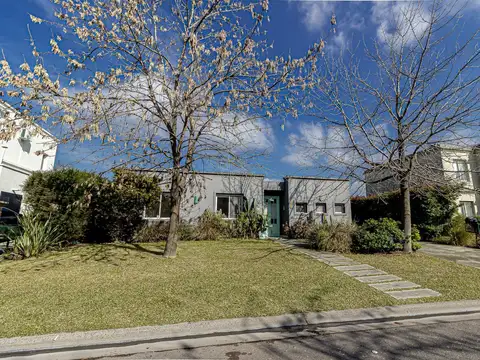 Venta | Casa con 3 dormitorios en lote interno | La Comarca, Troncos del Talar