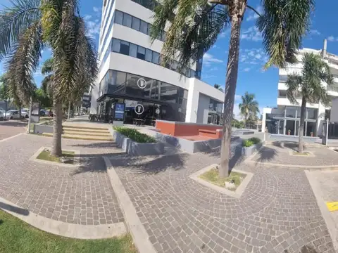 Cochera en North Coral Plaza